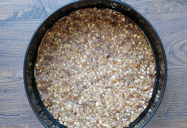 Jednoduchý recept: líný ořechový medový koláč bez pečení