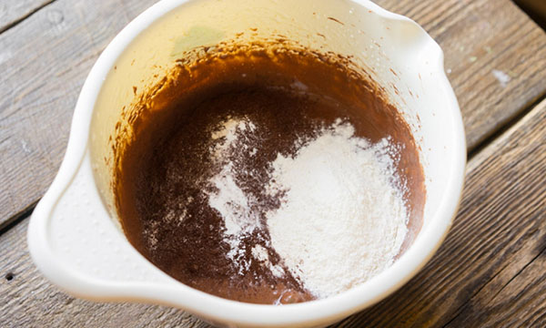 Jednoduchý recept: slavnostní čokoládové muffiny s ganášem