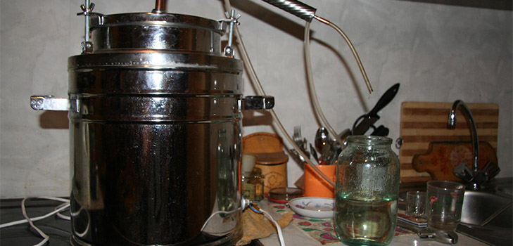 Klasický recept na moonshine z břízy