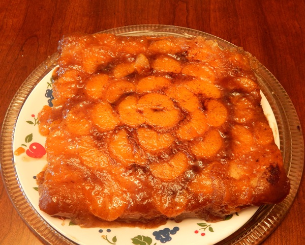 Charlotte v troubě na kefír svěží s jablky a bez jablek, s banány - recept na trouby charlottes s fotkami krok za krokem