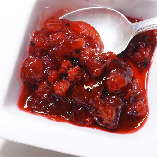 Honey-nut jam z červeného rybízu