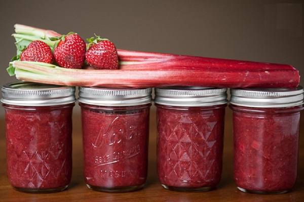 Jam z rebarbory
