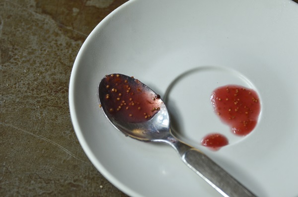 Jam z švestky a kamenem: recept s jednoduchou fotografií a pětiminutovým džemem se švestkami a jablky, ořechy, pomeranči, zázvor