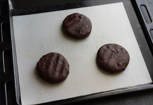 Lahodný recept: velké čokoládové sušenky s kořením